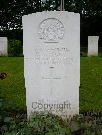 Hermies British Cemetery - Dight, Leslie Alfred